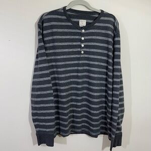 Merona sz XXL Henley in grays with 4 button closure nearly new